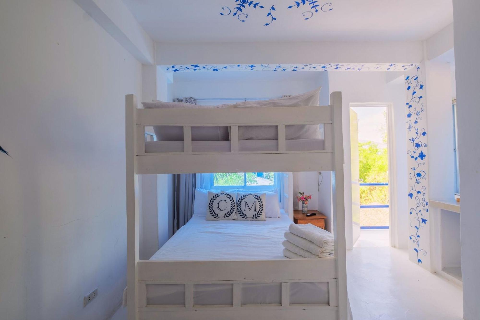 Club Monet Beachfront Resort By Cocotel Cabangan Zimmer foto